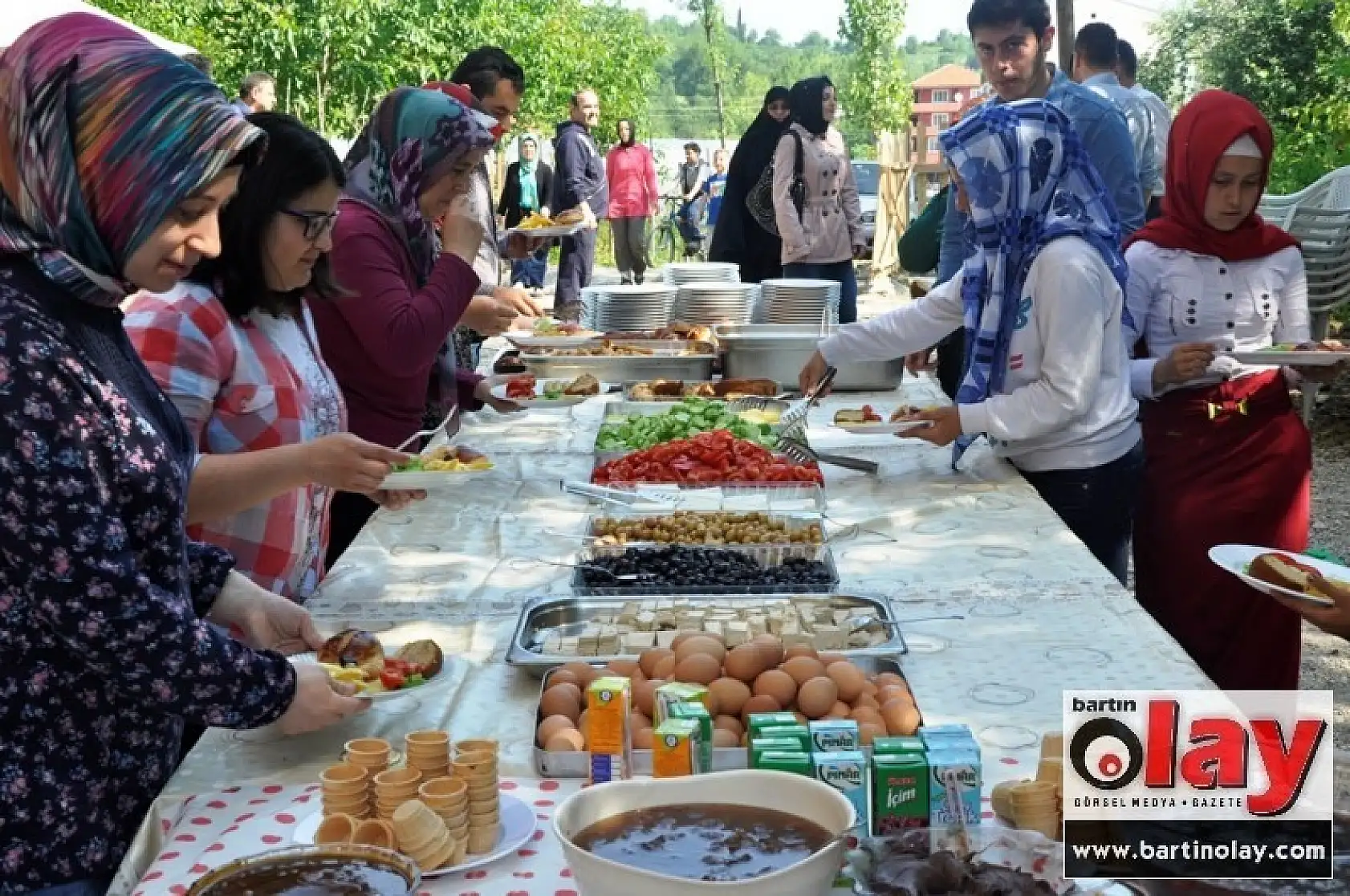 KOZCAĞIZ'DA AÇIK BÜFE KAHVALTI