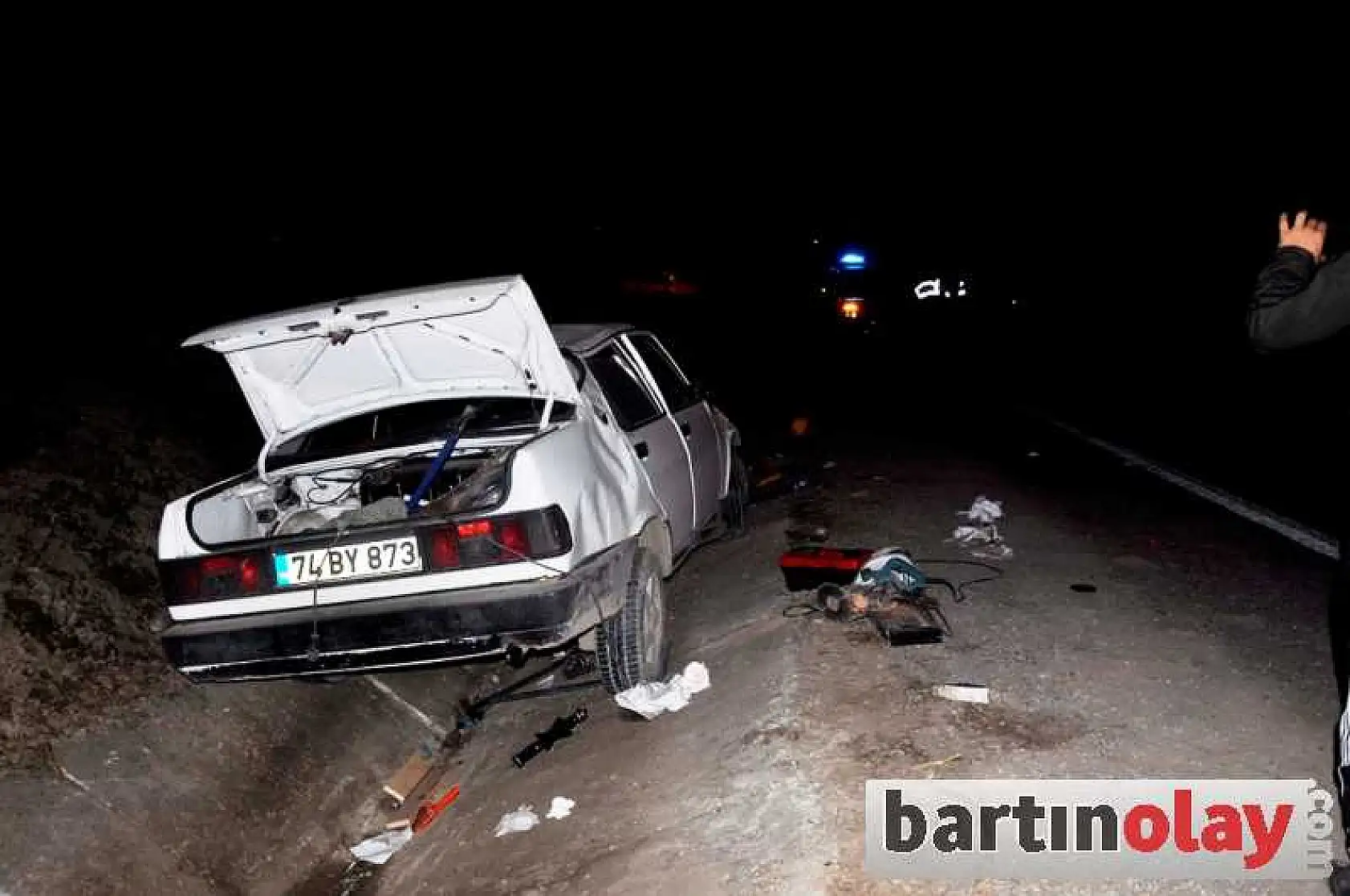 Kız Öğrenciye Otomobil Çarptı 