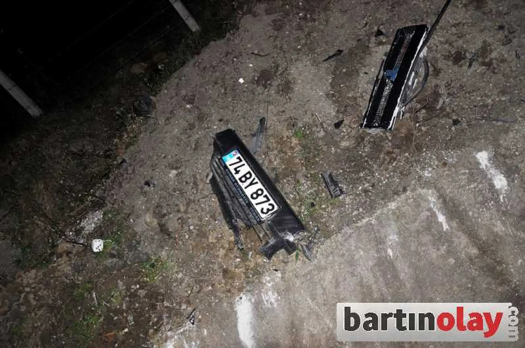 Kız Öğrenciye Otomobil Çarptı 