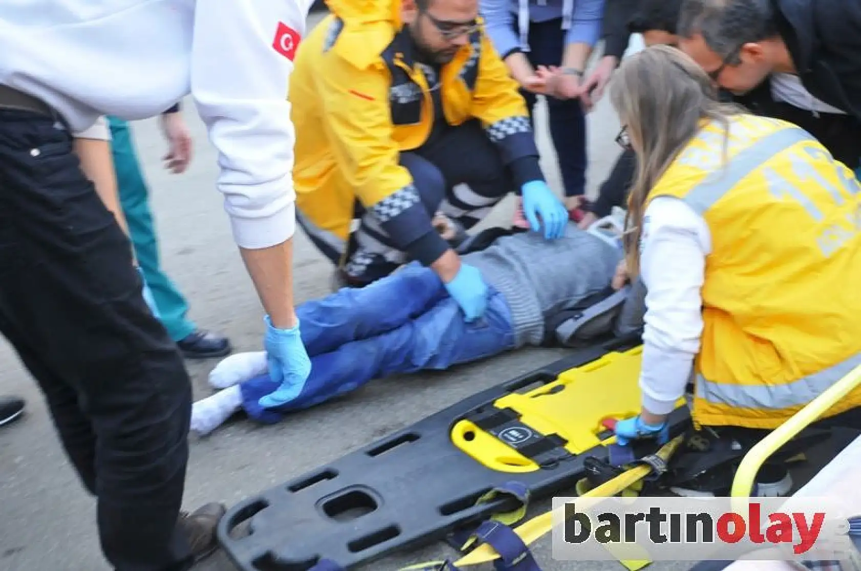 Otomobil yayaya çarptı