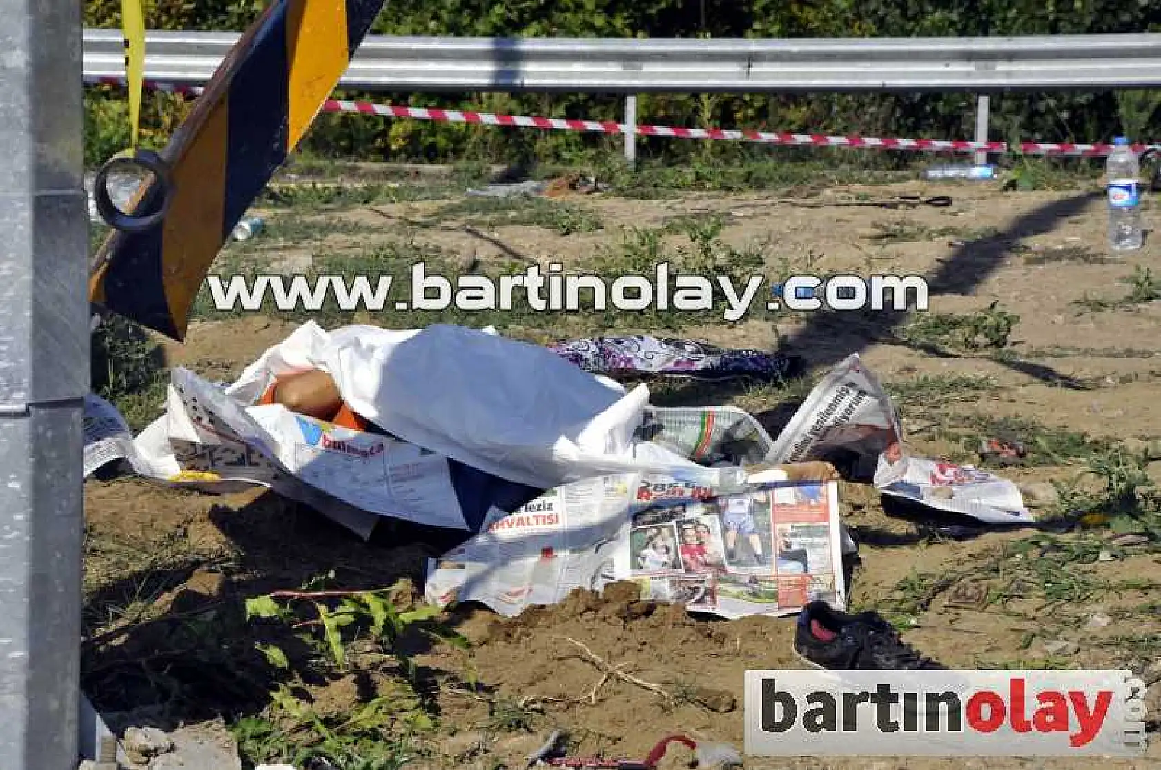 BARTIN'DA FECİ KAZA, 1 ÖLÜ 12 YARALI