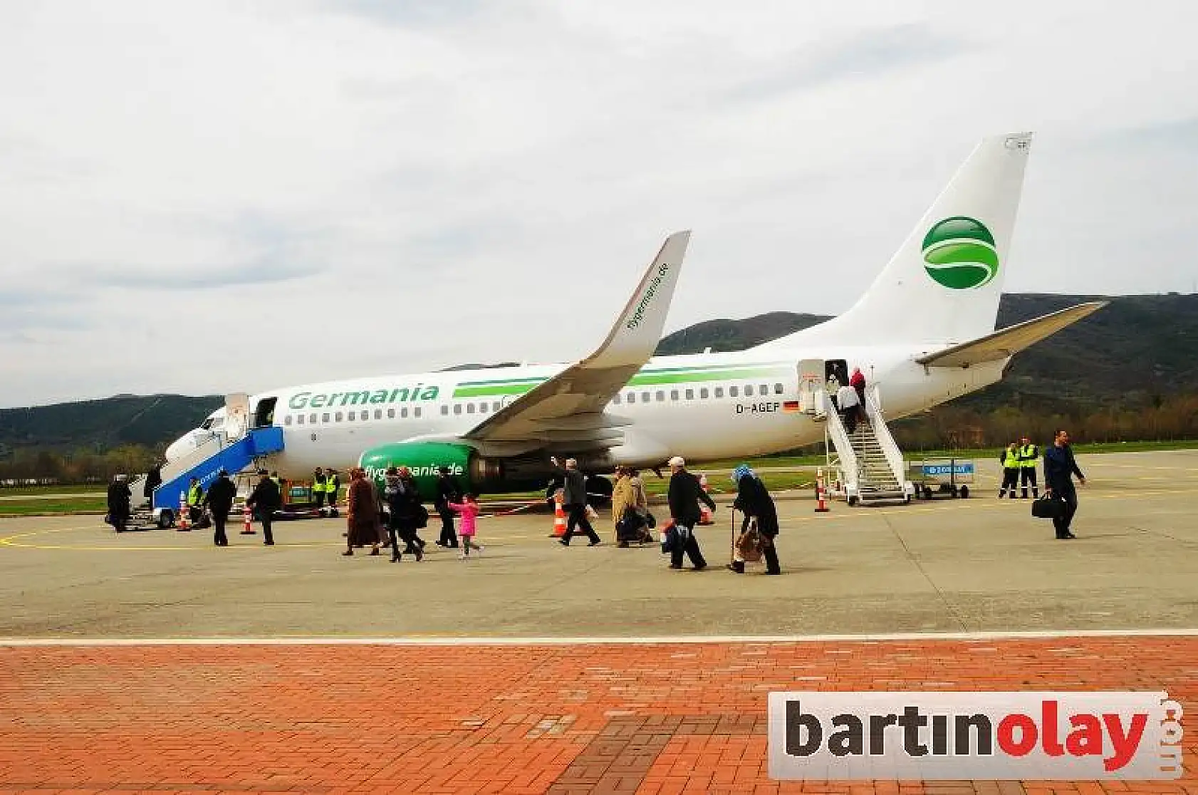 Sezonun İlk Uçağı İniş Yaptı