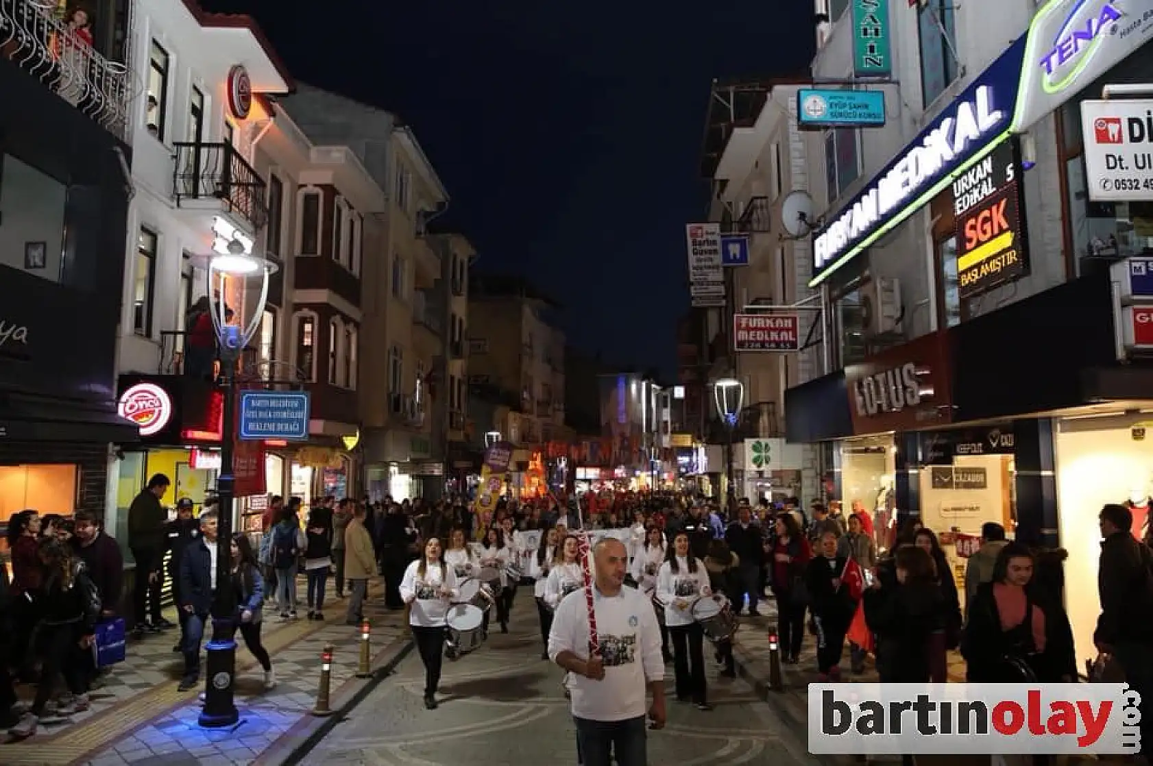 Bartın'da coşku dolu fener alayı yürüyüşü 