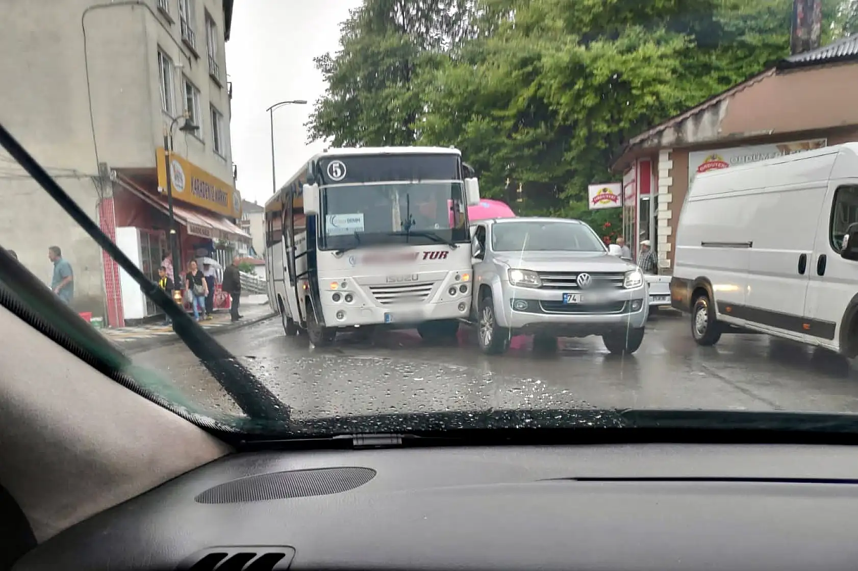 Yanak yanağa geldiler