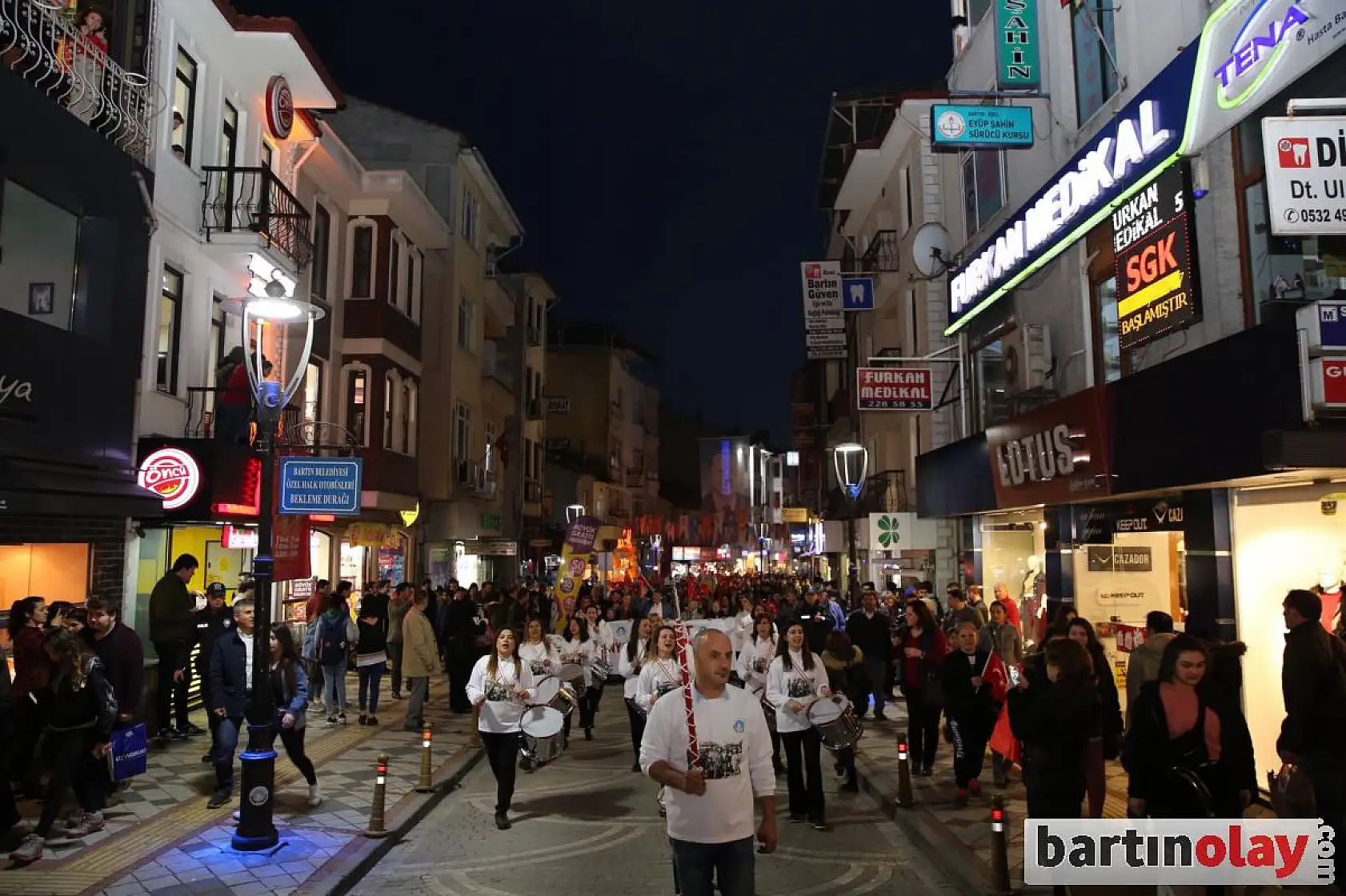 Bartın'da coşku dolu fener alayı yürüyüşü 