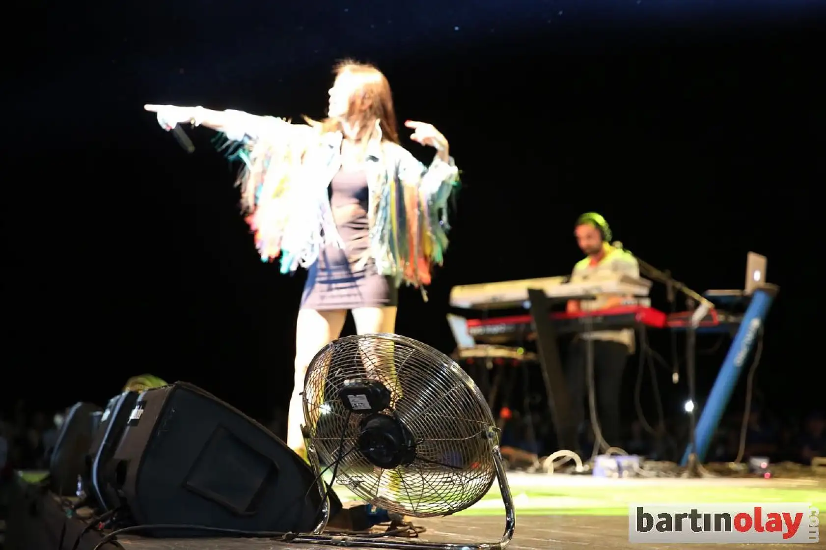 Çelik ve Simge İnkumu'nda konser verdi 