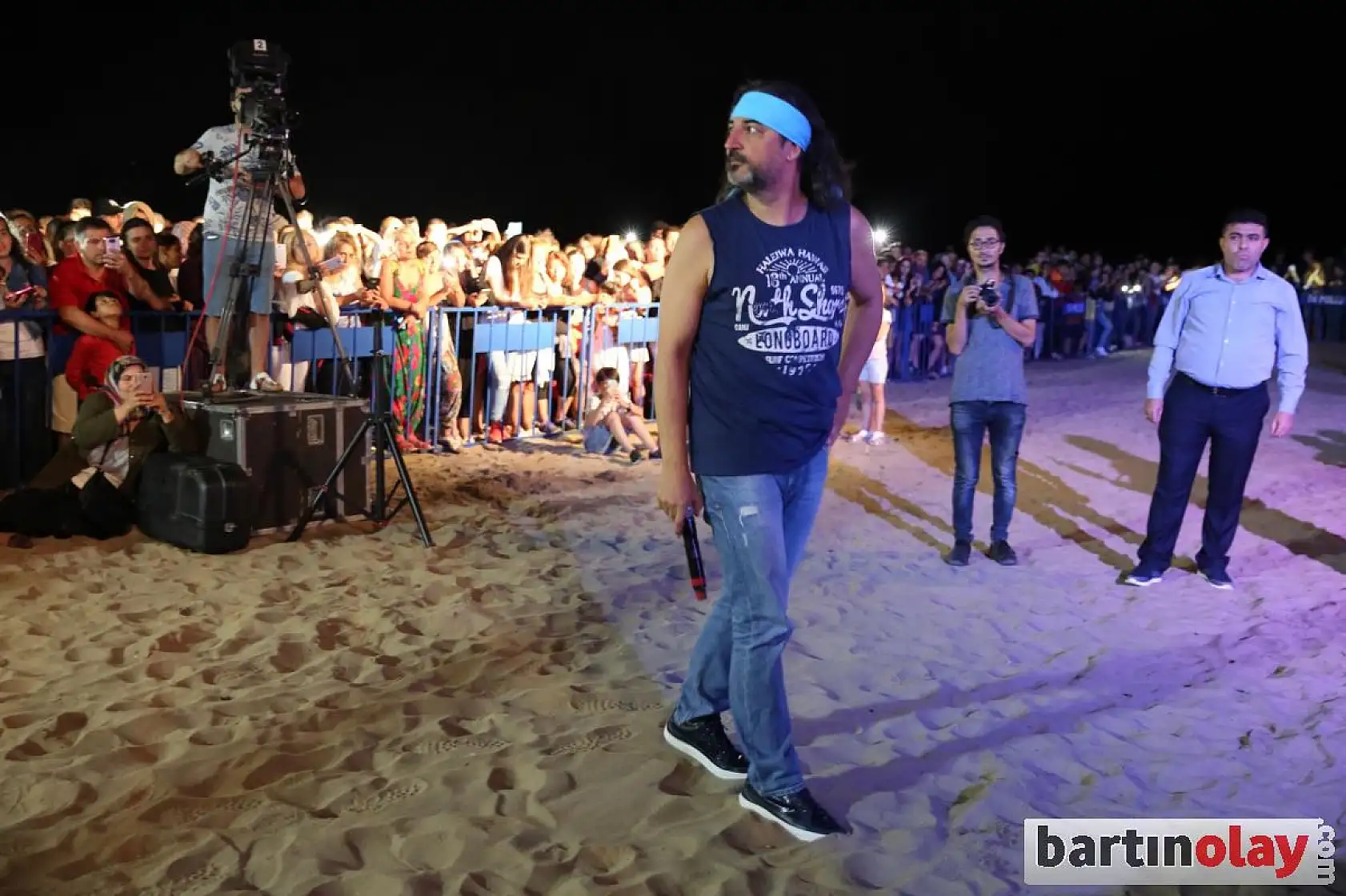 Çelik ve Simge İnkumu'nda konser verdi 