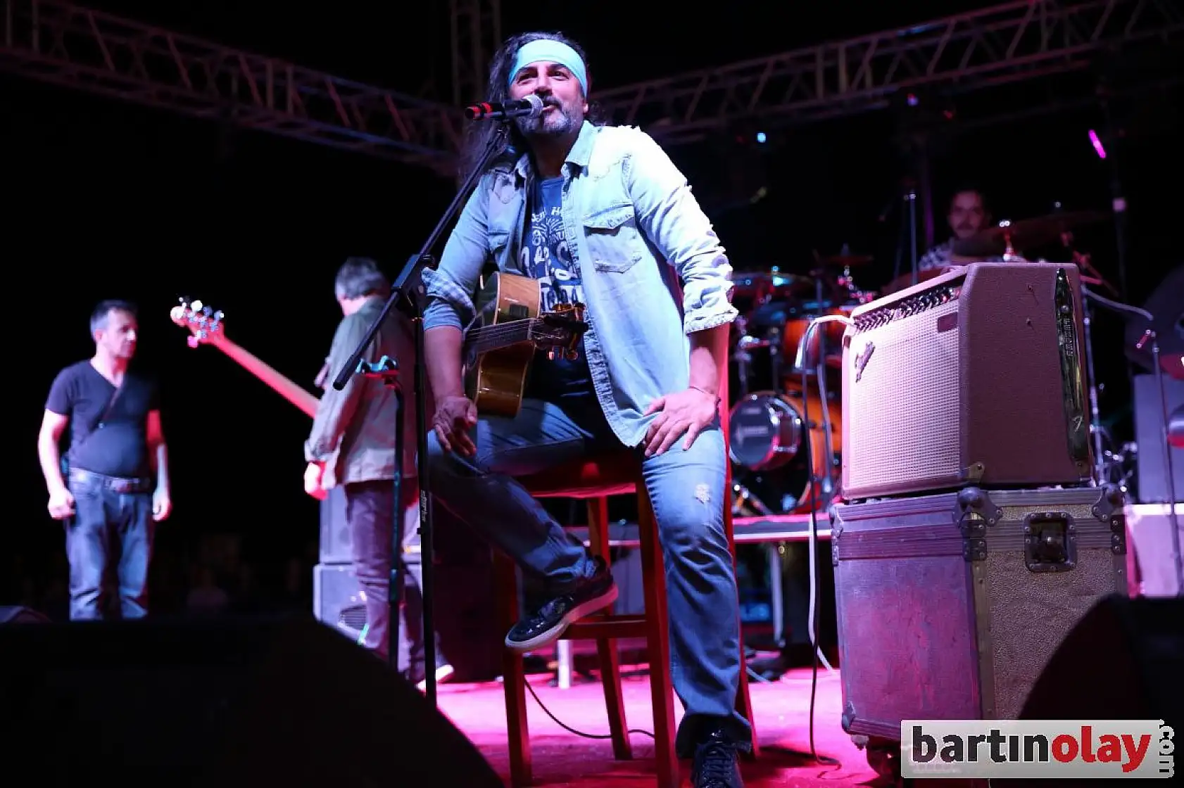 Çelik ve Simge İnkumu'nda konser verdi 