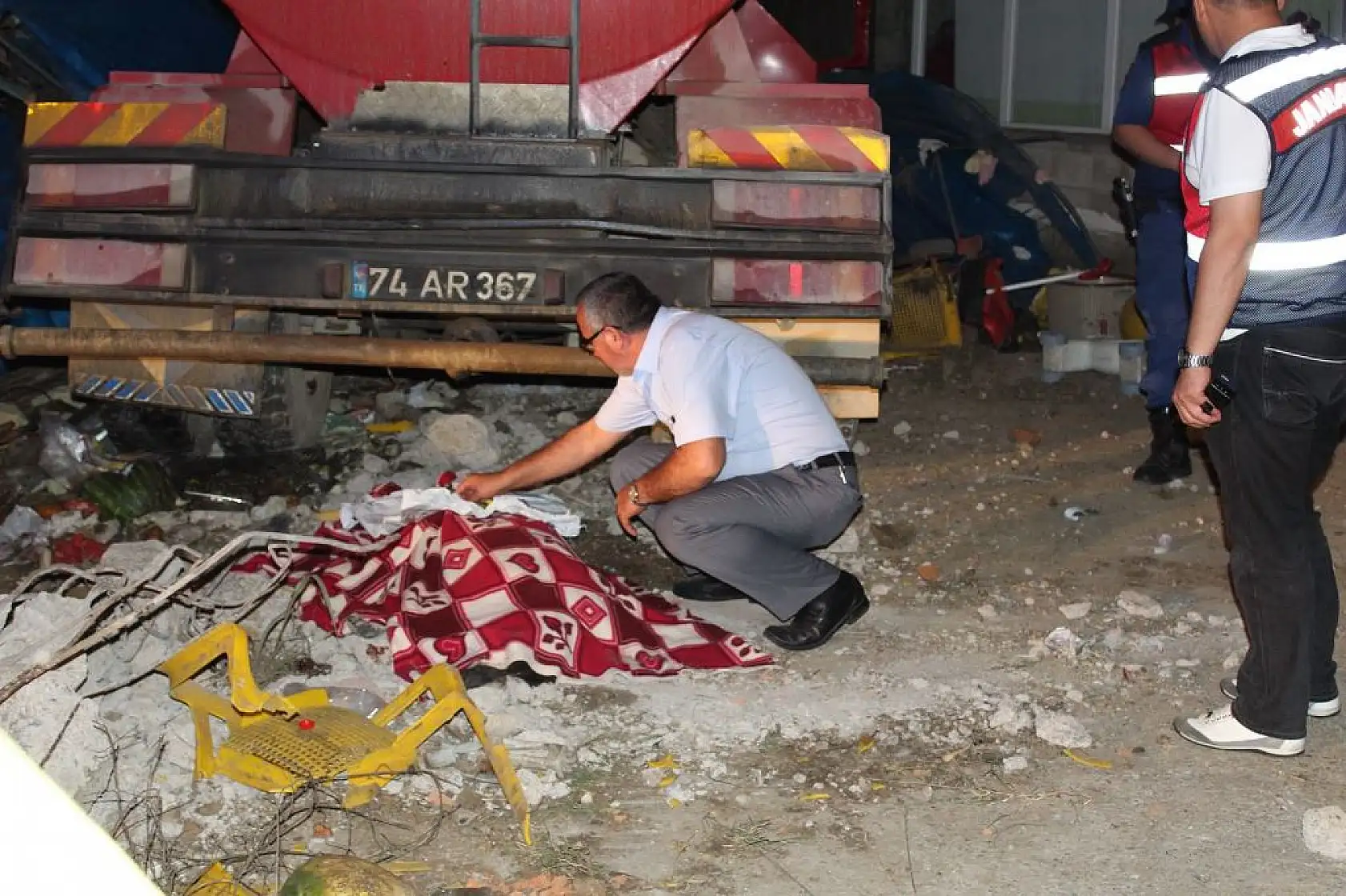 İtfaiye aracı dehşet saçtı