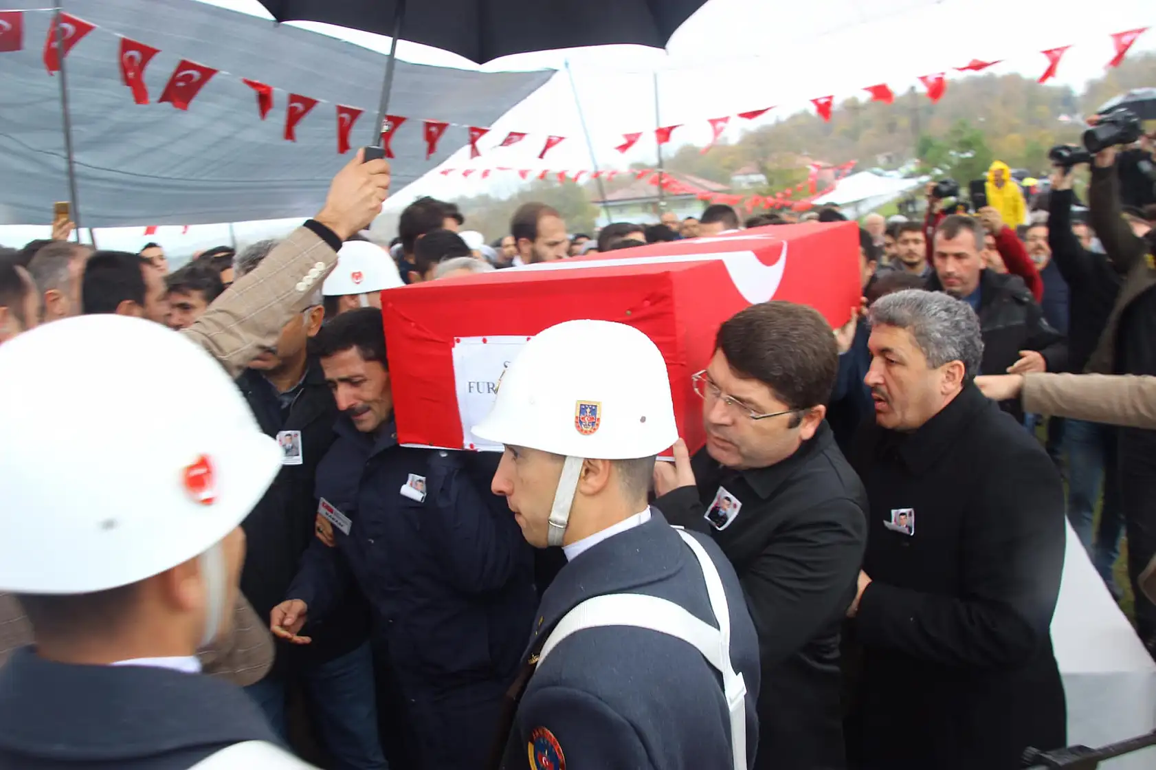 Şehit Furkan Yılmaz son yolculuğuna uğurlandı