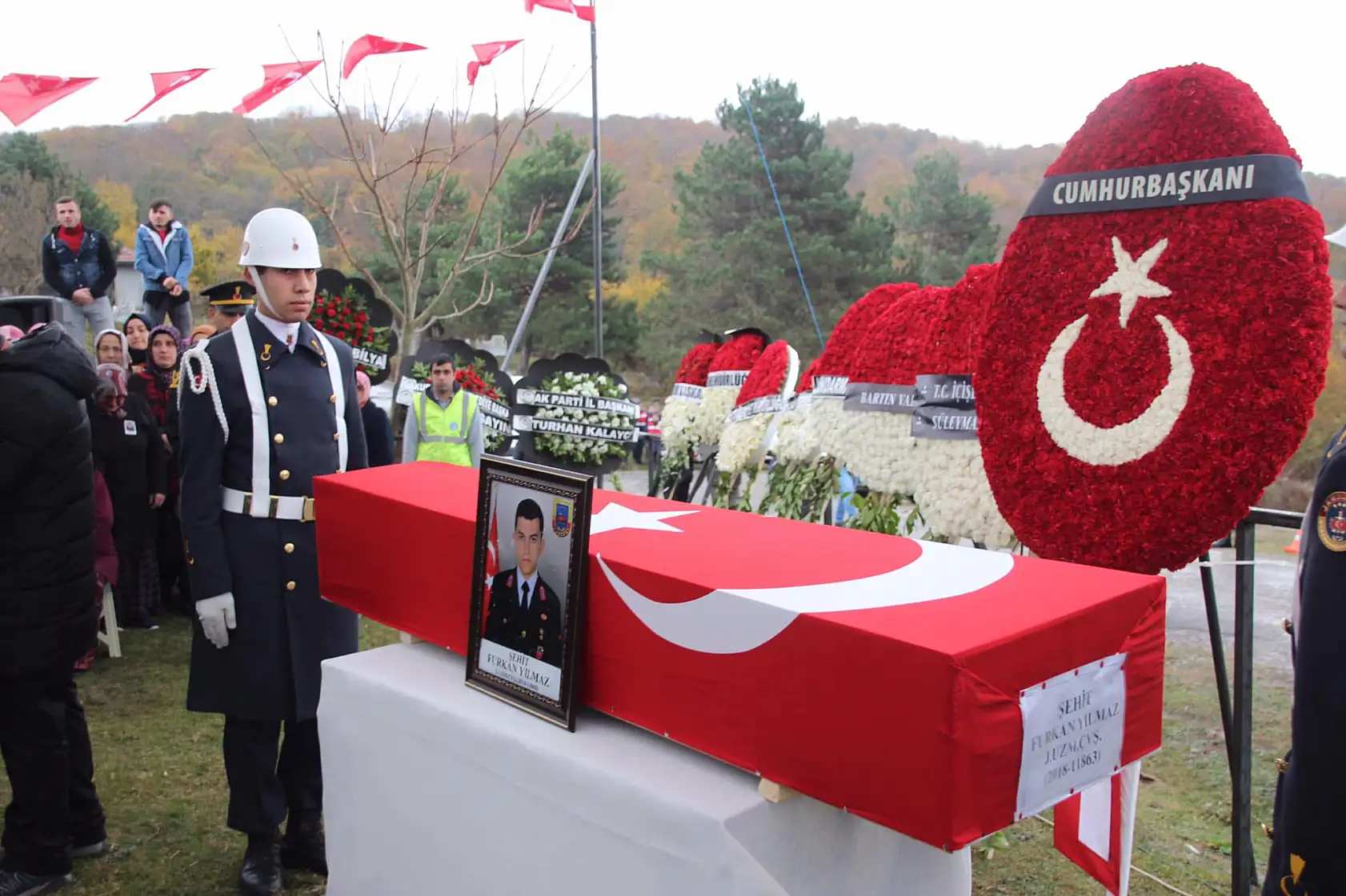 Şehit Furkan Yılmaz son yolculuğuna uğurlandı