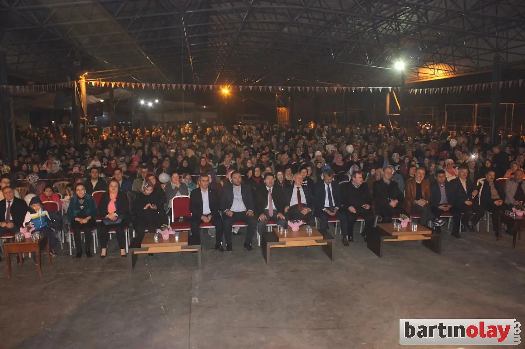 Uğur Işılak Kozcağız'da unutulmaz bir gece yaşattı