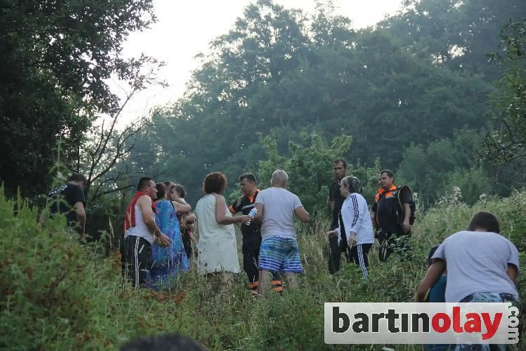 Koyda mahsur kalan 14 kişi kurtarıldı