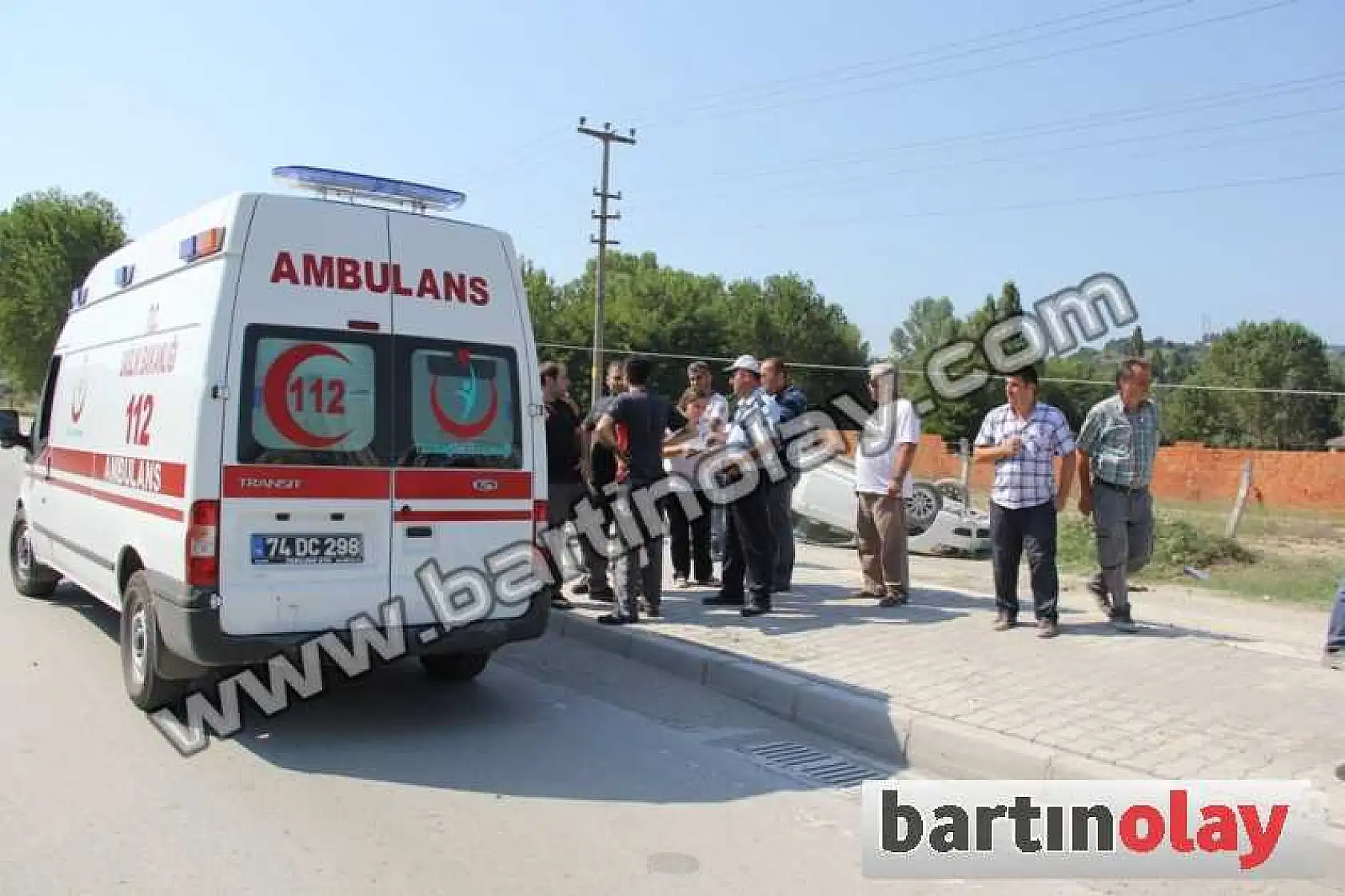 YOLDAN ÇIKAN OTOMOBİL TAKLA ATTI