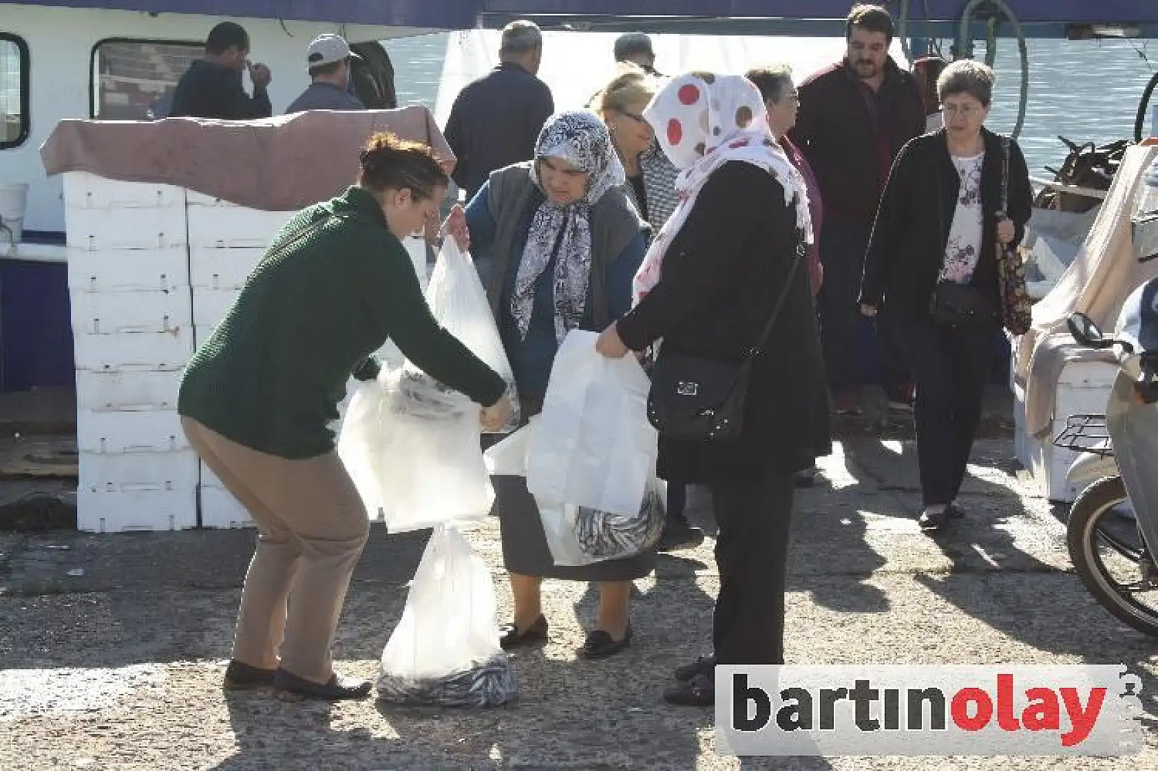 Karadeniz'den hamsi fışkırıyor