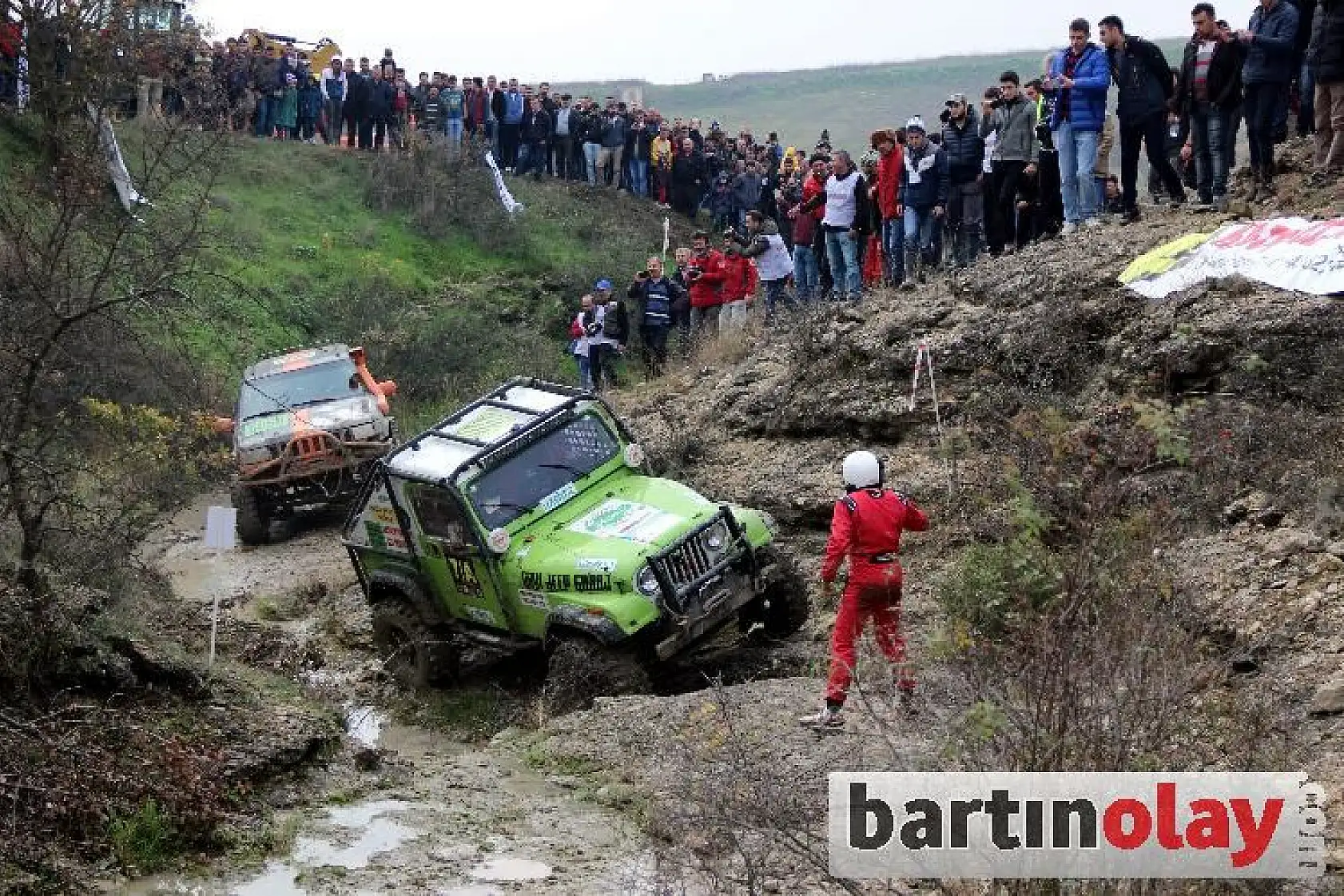 Off-Road yarışları nefes kesti 