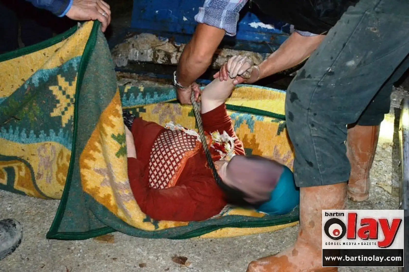 Su Kuyusuna Atlayarak İntihar Etti