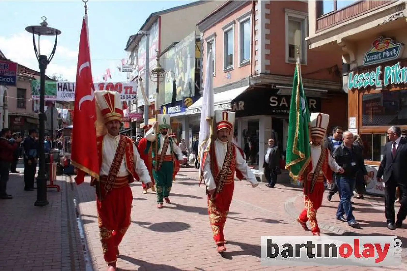 Hayır Çarşısına Görkemli Açılış