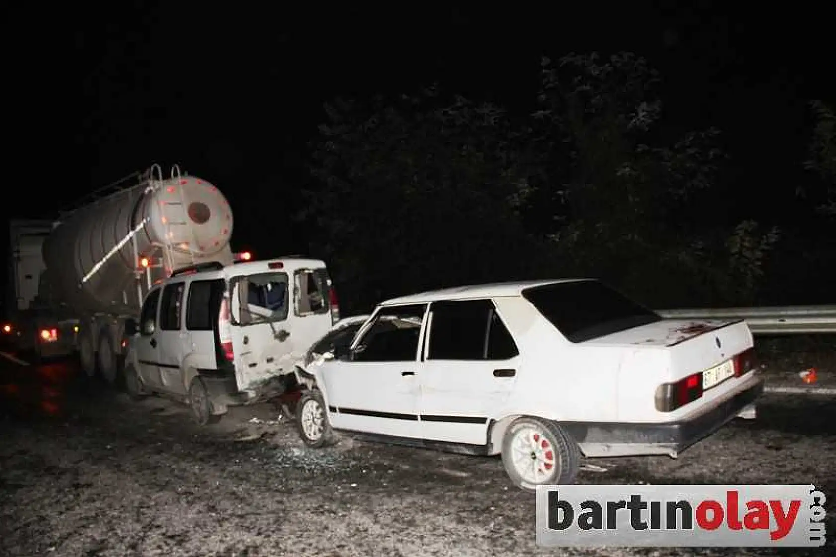 Bartın'da Zincirleme Kaza: 5 yaralı