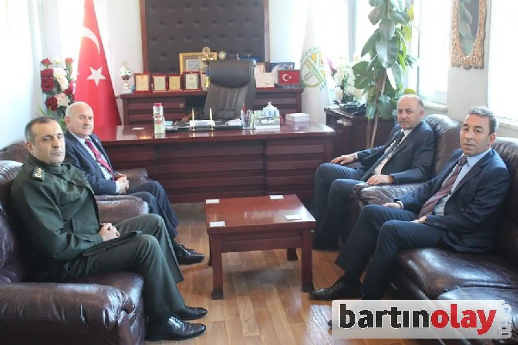 Vali'den Şehit Evine Ziyaret