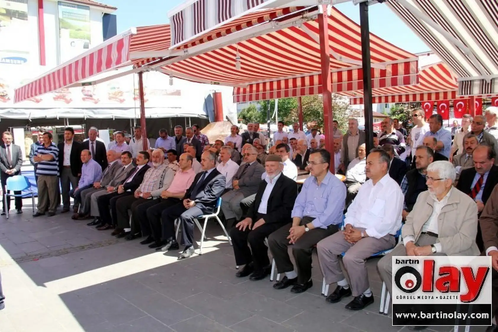 Bartın'da eğitim gören öğrenciler yararına 'Hayır Çarşısı Kermesi' açıldı