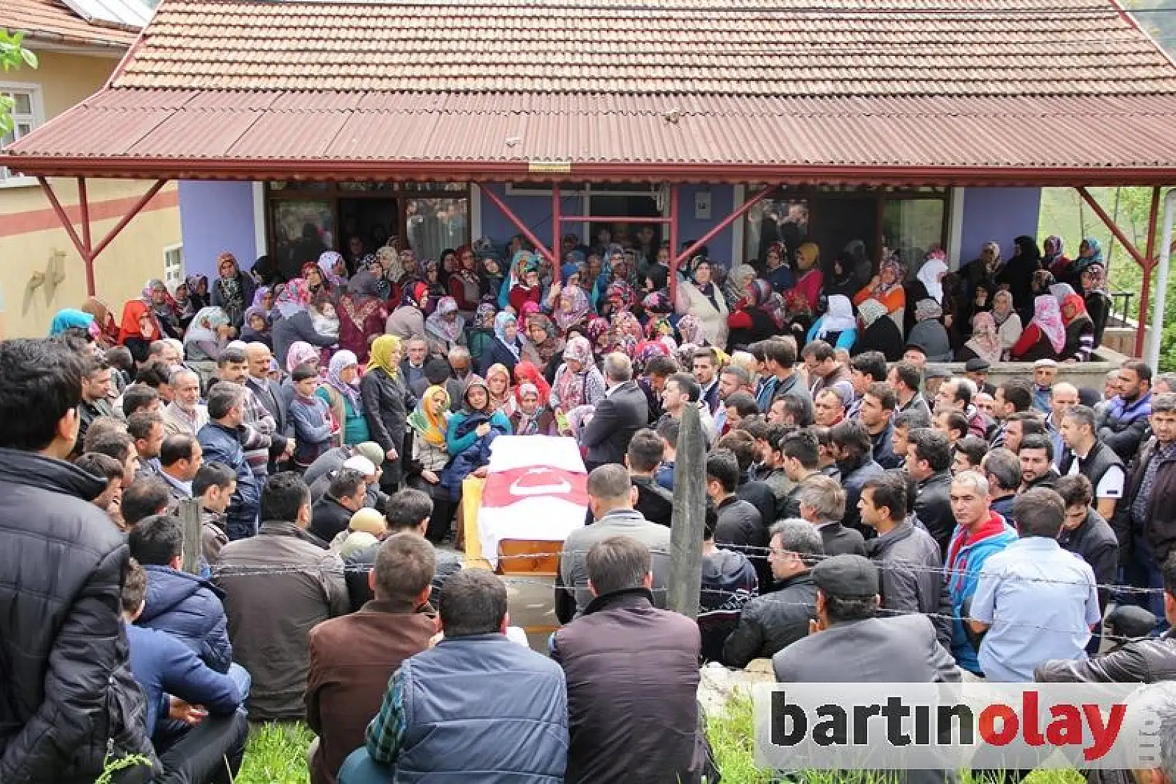 Madencinin cenazesinde feryatlar yürekleri dağladı  