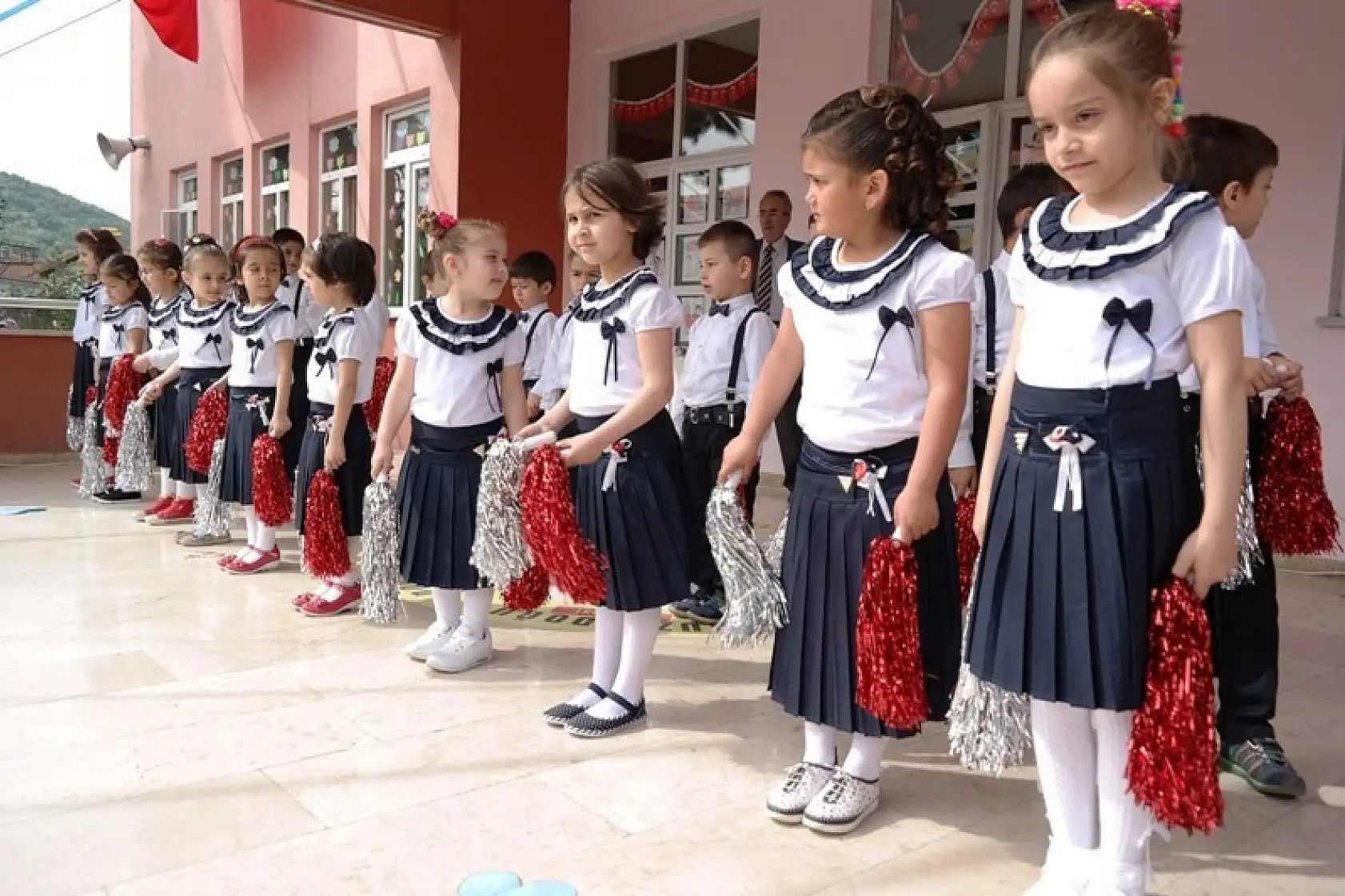 Ahmetler İlkokulunda 23 Nisan coşkusu