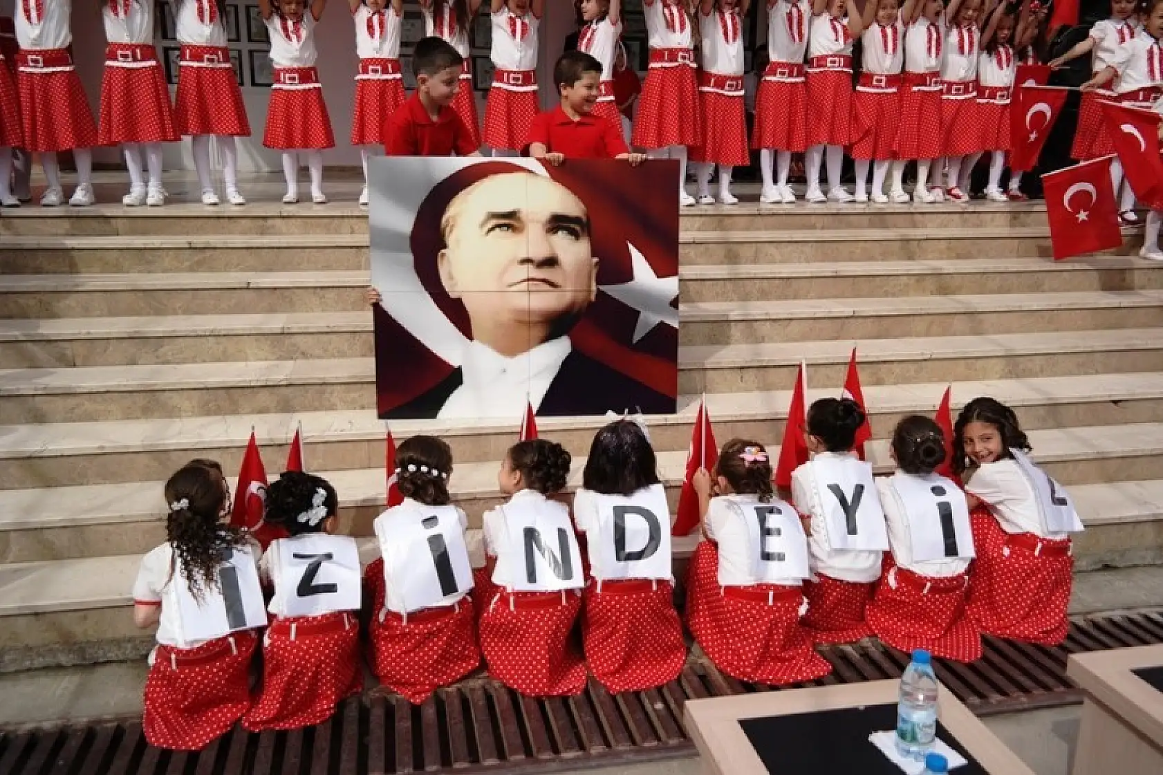 Ahmetler İlkokulunda 23 Nisan coşkusu