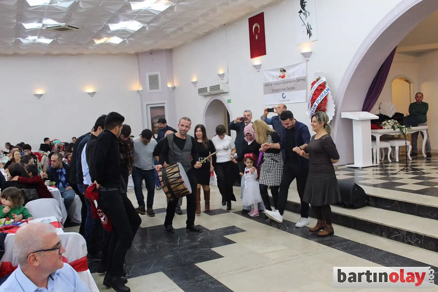 Bartın'daki Anteplilerden muhteşem gece