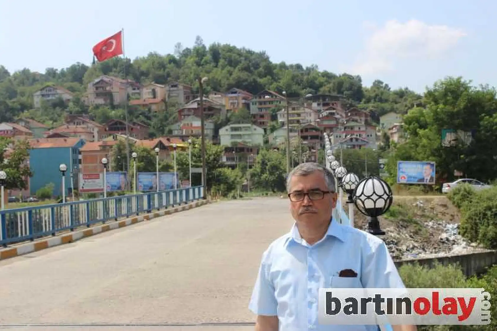 BAŞBAKAN SEVGİSİ BİLLBOARD KİRALATTI