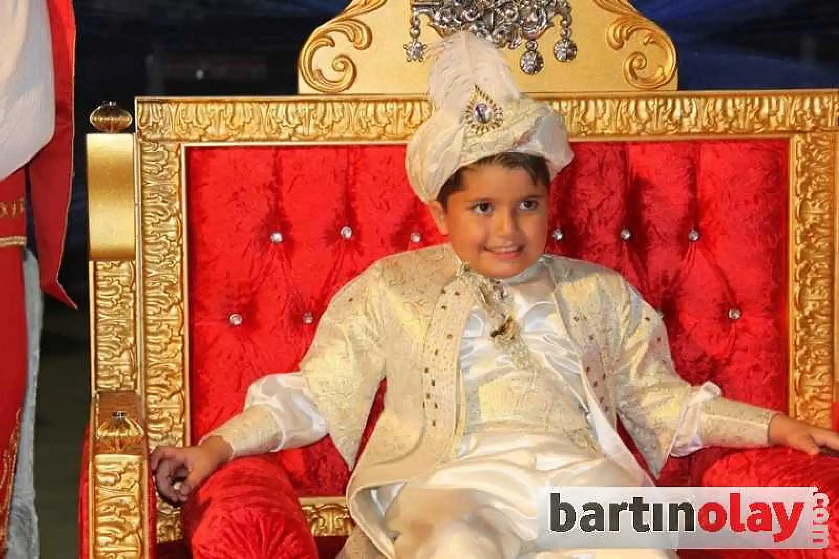 MİLLETVEKİLİ TUNÇ'TAN, OĞLUNA GÖRKEMLİ TÖREN