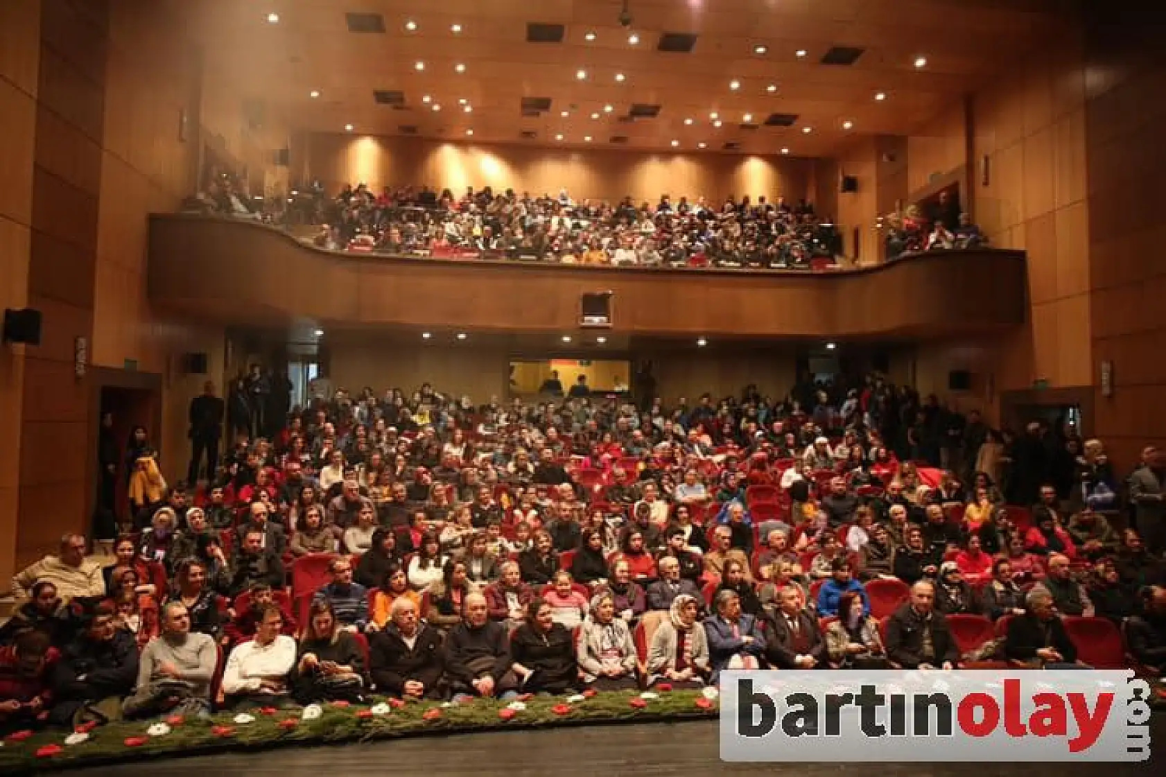 Dans şölenini izleyenler büyülendi