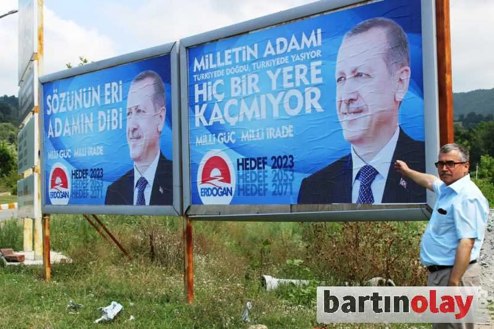 BAŞBAKAN SEVGİSİ BİLLBOARD KİRALATTI