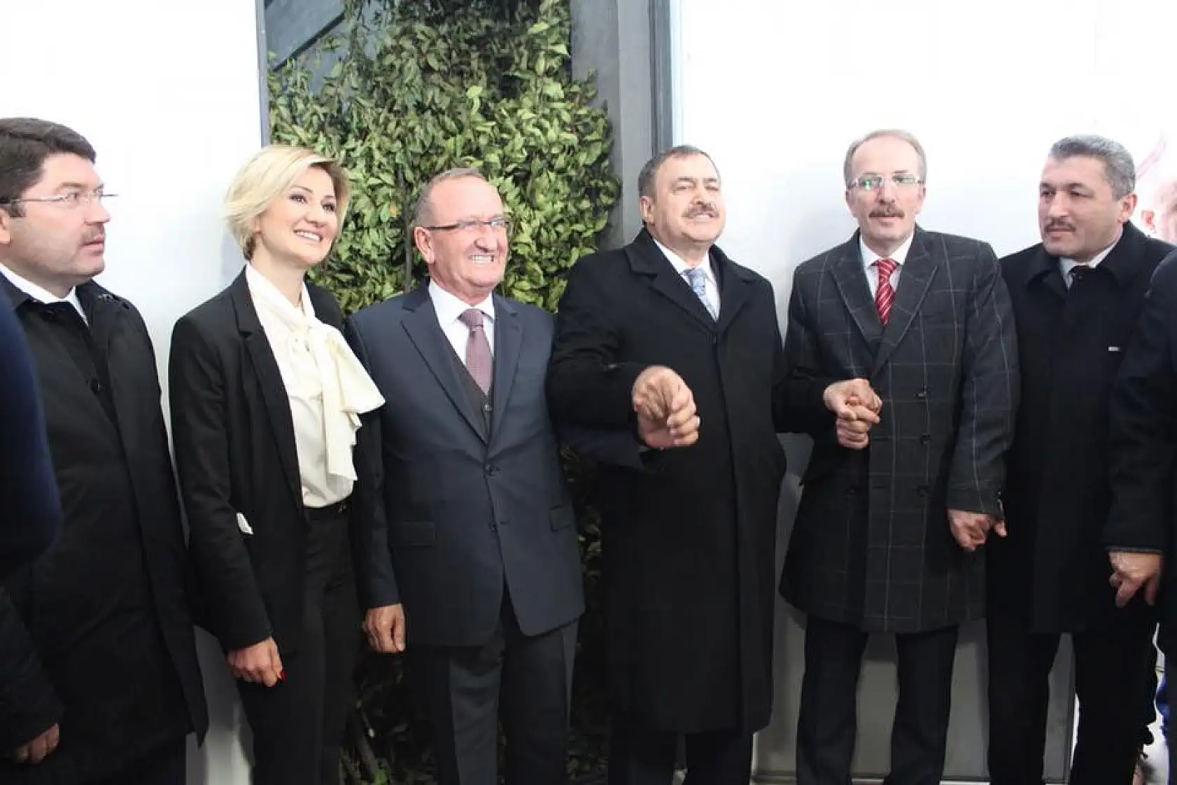 Defne Yaprağı Fabrikası Açıldı