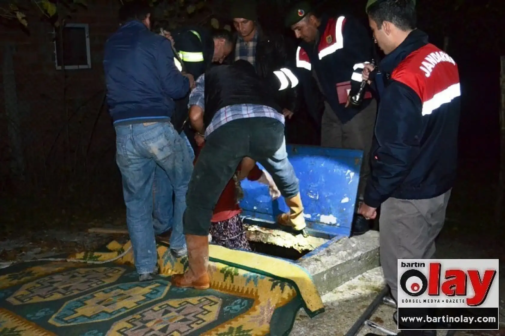 Su Kuyusuna Atlayarak İntihar Etti