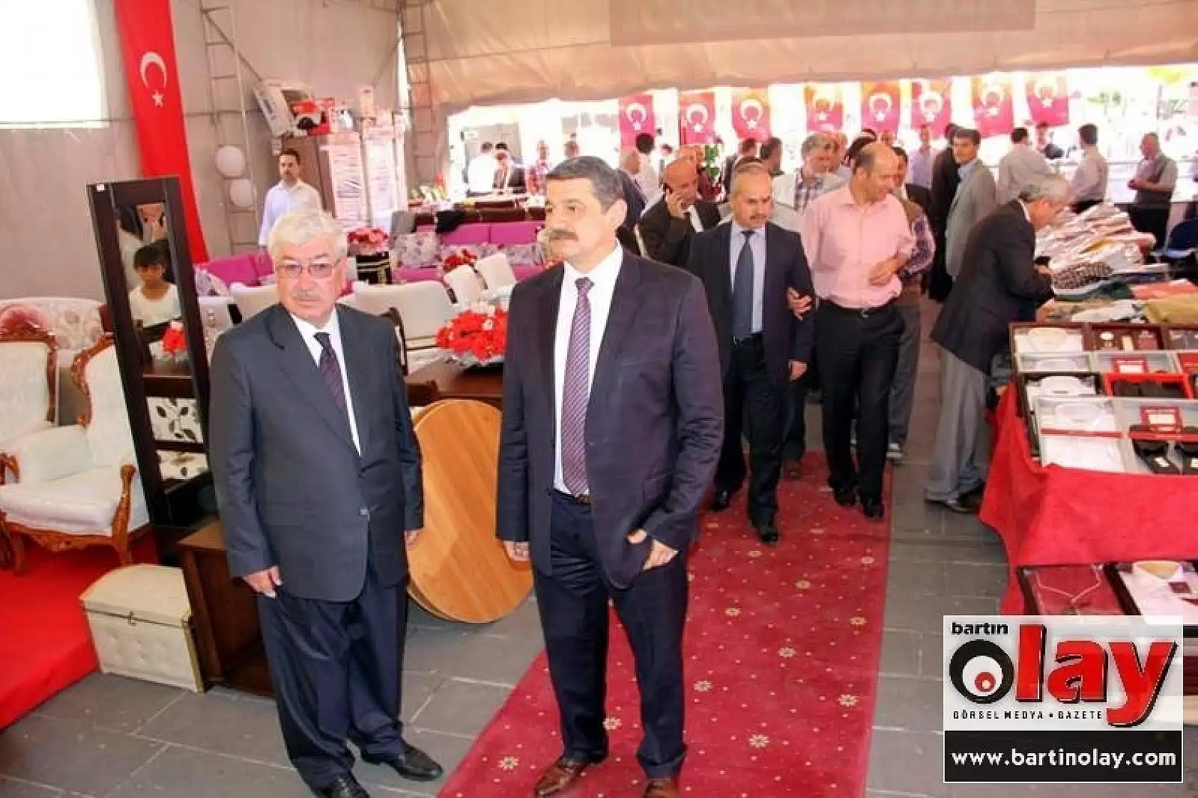 GELENEKSEL HAYIR ÇARŞISI AÇILDI