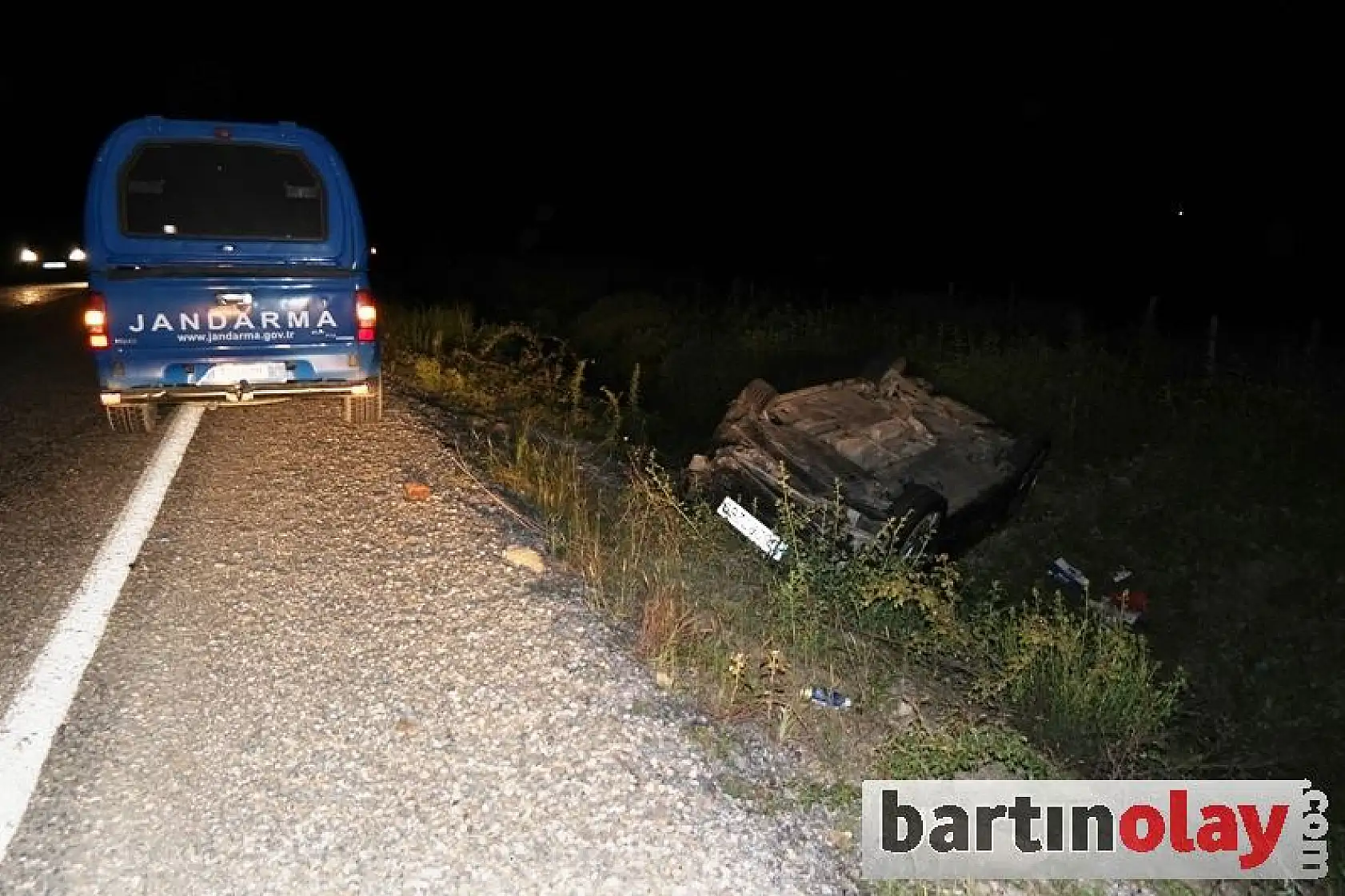 Eşeklere çarpan otomobil  takla attı, 2 yaralı