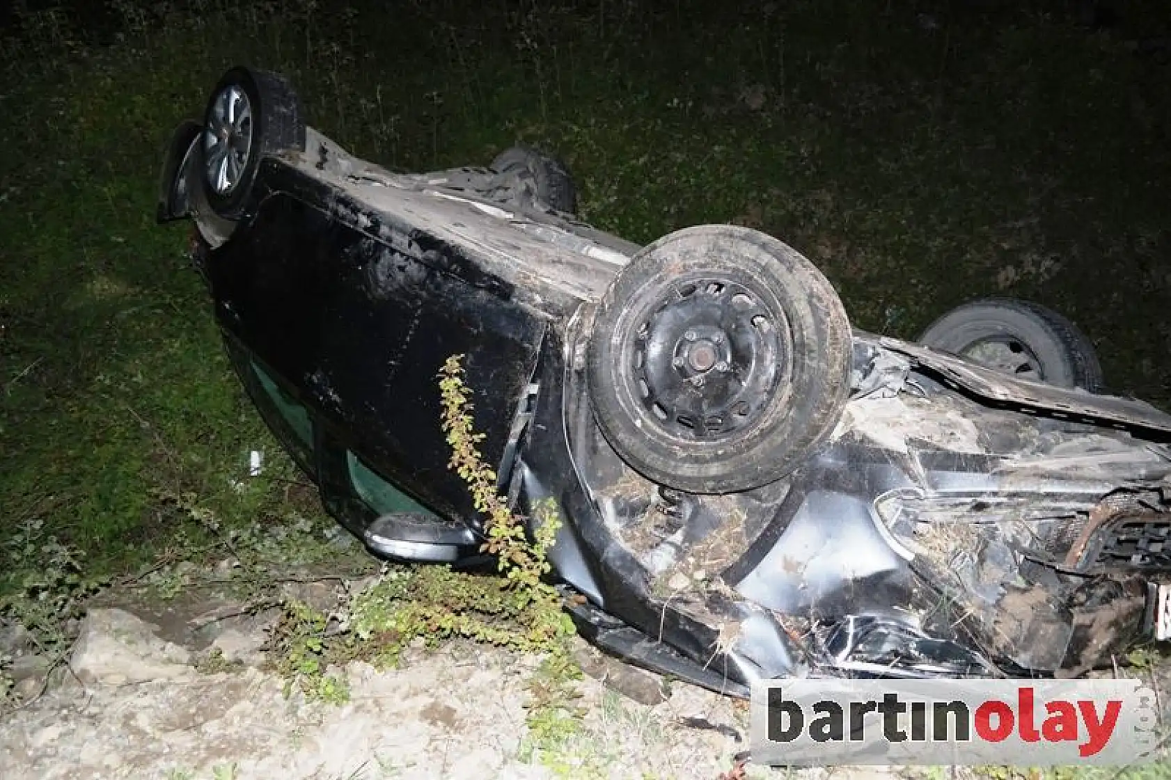 Eşeklere çarpan otomobil  takla attı, 2 yaralı