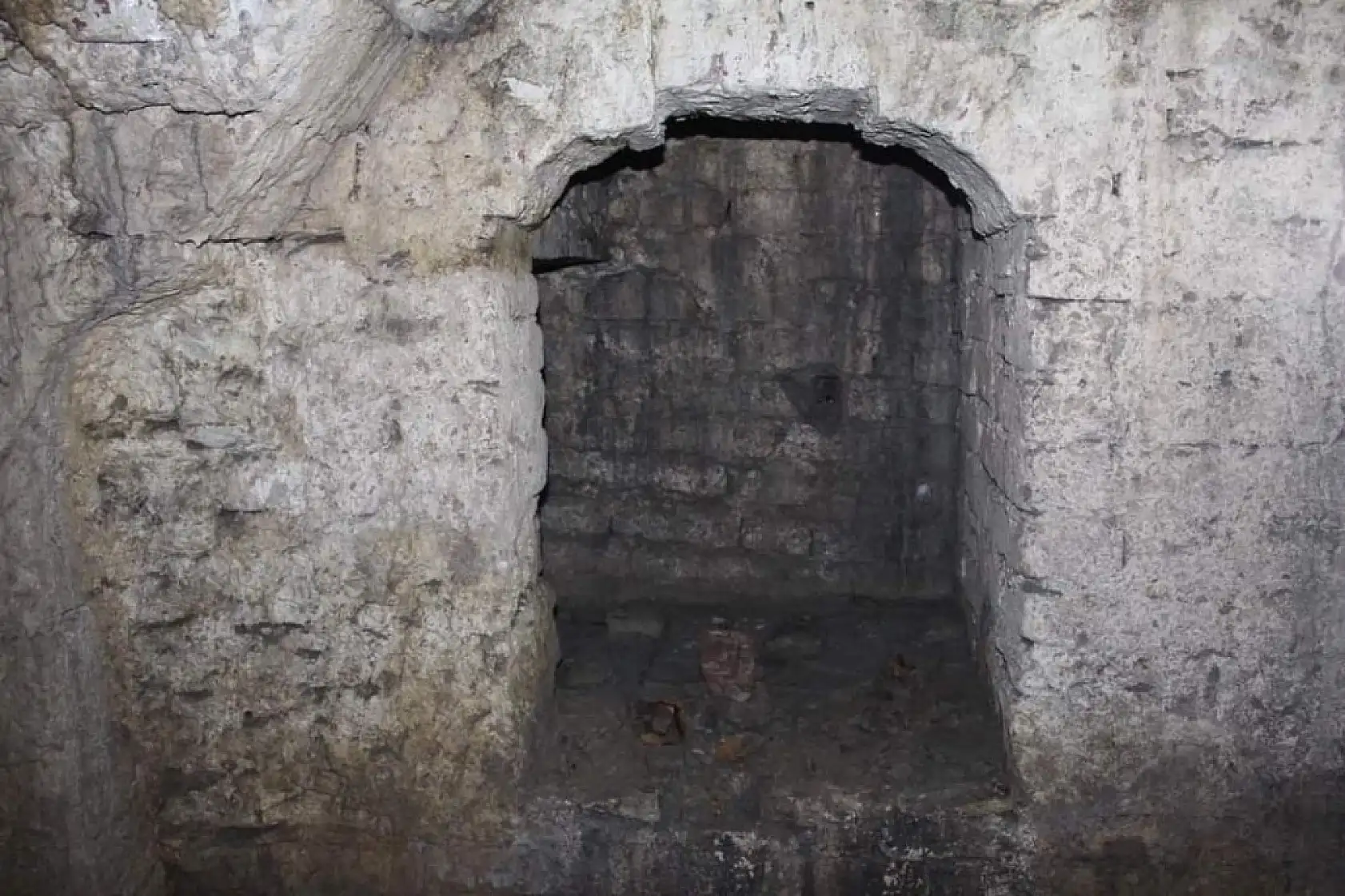 Tarihi mahzende kazı çalışmaları başlatıldı