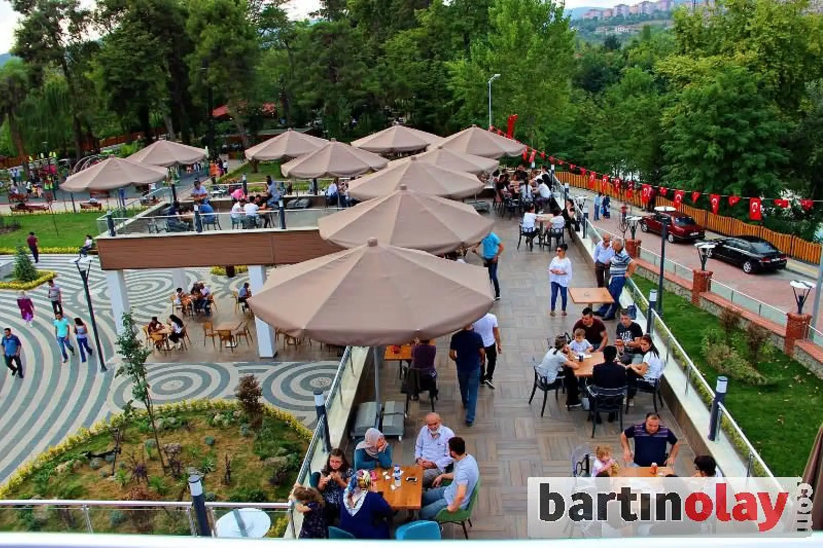 Gazhane Parkı Ziyaretçi Akınına Uğruyor