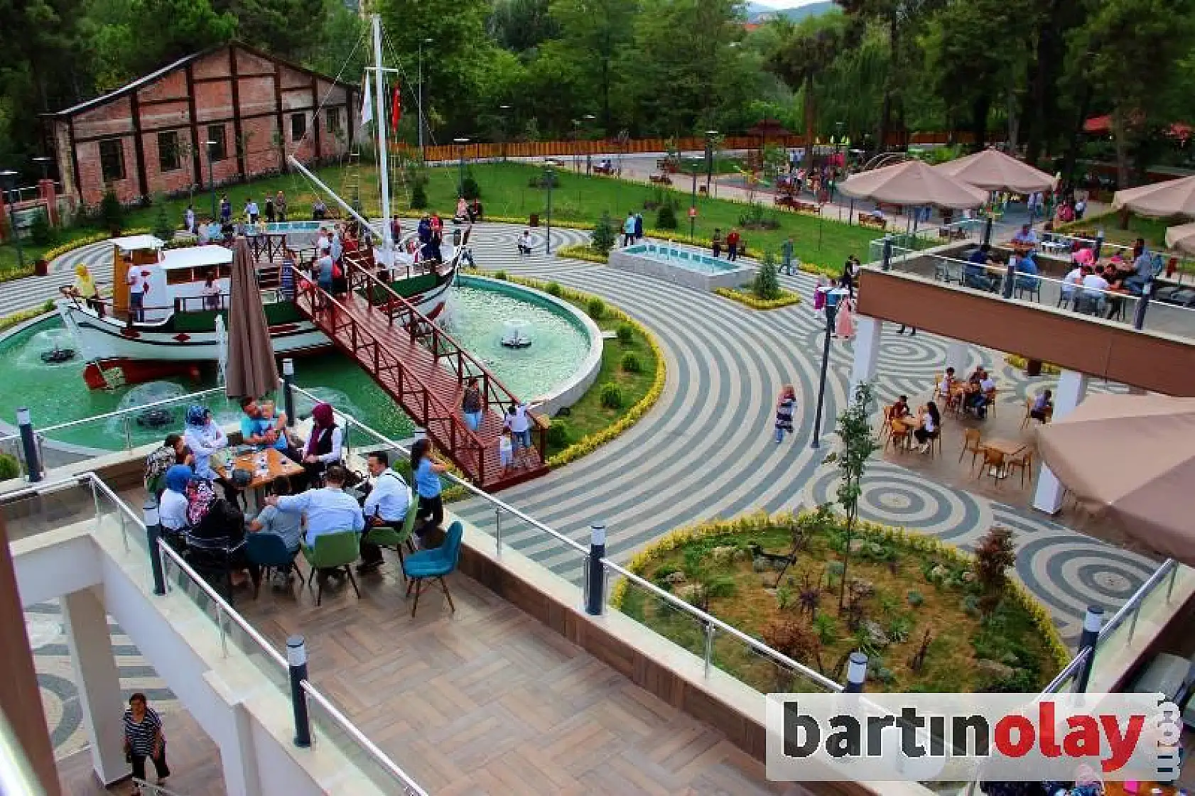 Gazhane Parkı Ziyaretçi Akınına Uğruyor