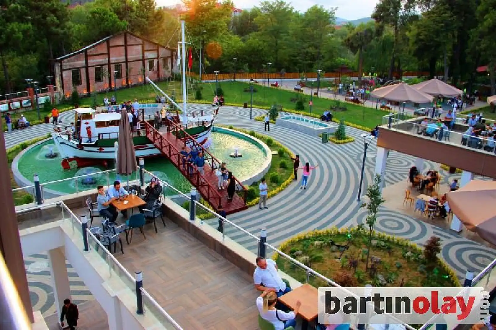 Gazhane Parkı Ziyaretçi Akınına Uğruyor