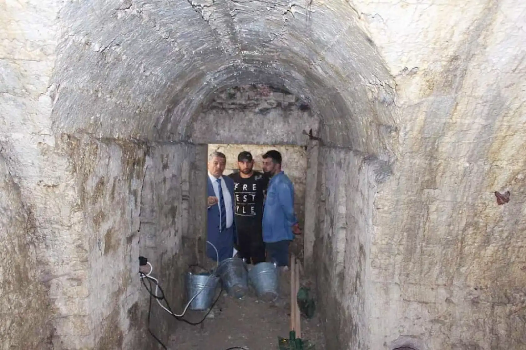 Tarihi mahzende kazı çalışmaları başlatıldı