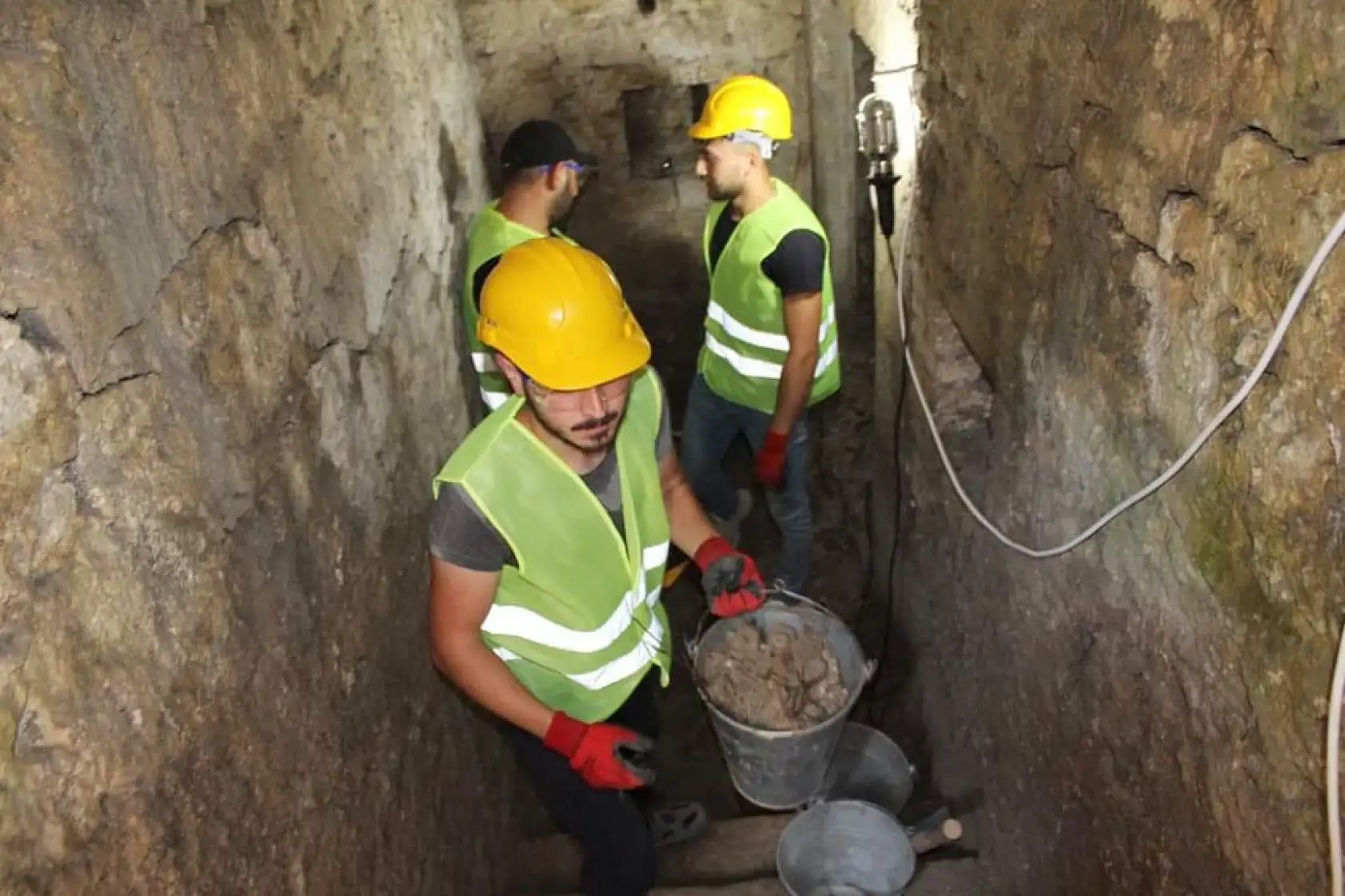 Tarihi mahzende kazı çalışmaları başlatıldı