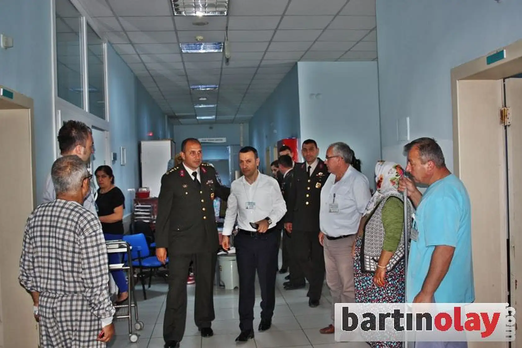 Jandarmadan Hastalara Karanfilli moral 