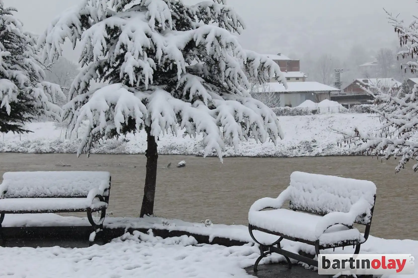 Mart Karı Bartın'ı Beyaza Bürüdü
