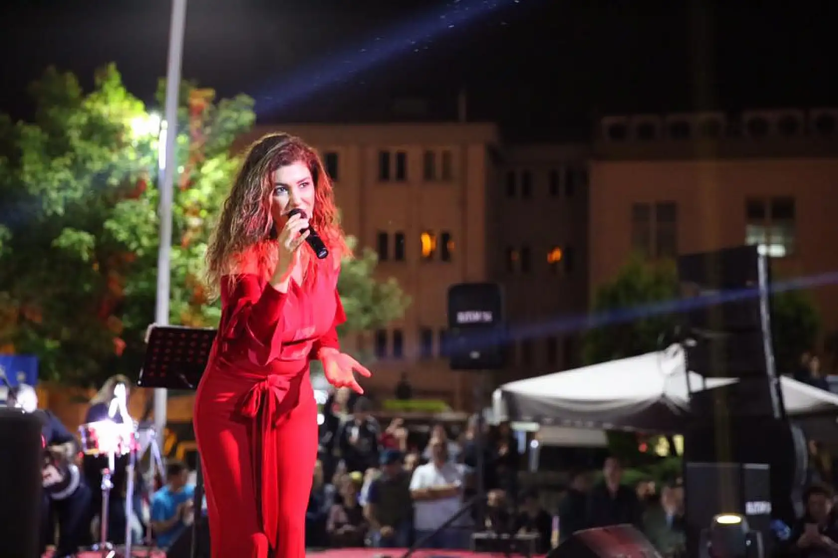 Nadide Sultan coşturdu