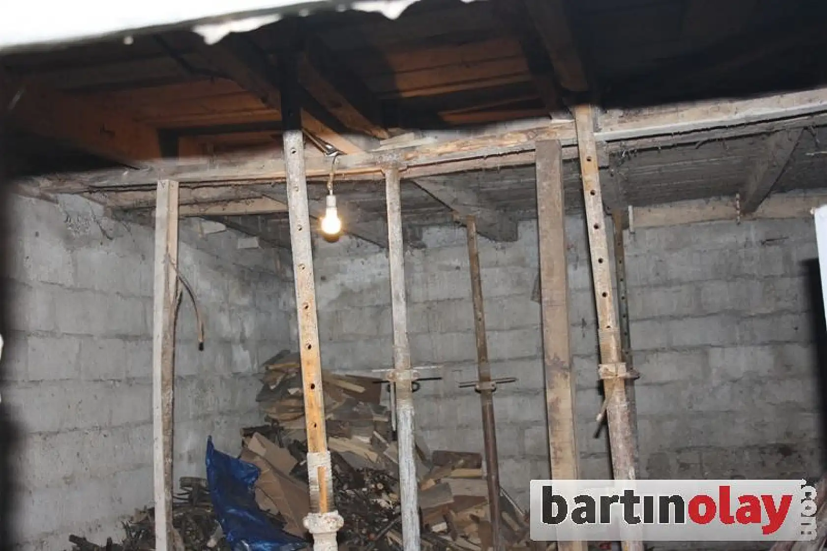 Şehidin evi çökmek üzere