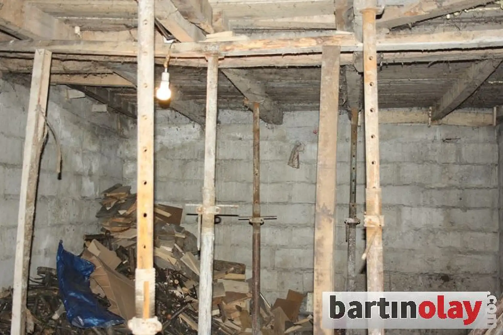 Şehidin evi çökmek üzere