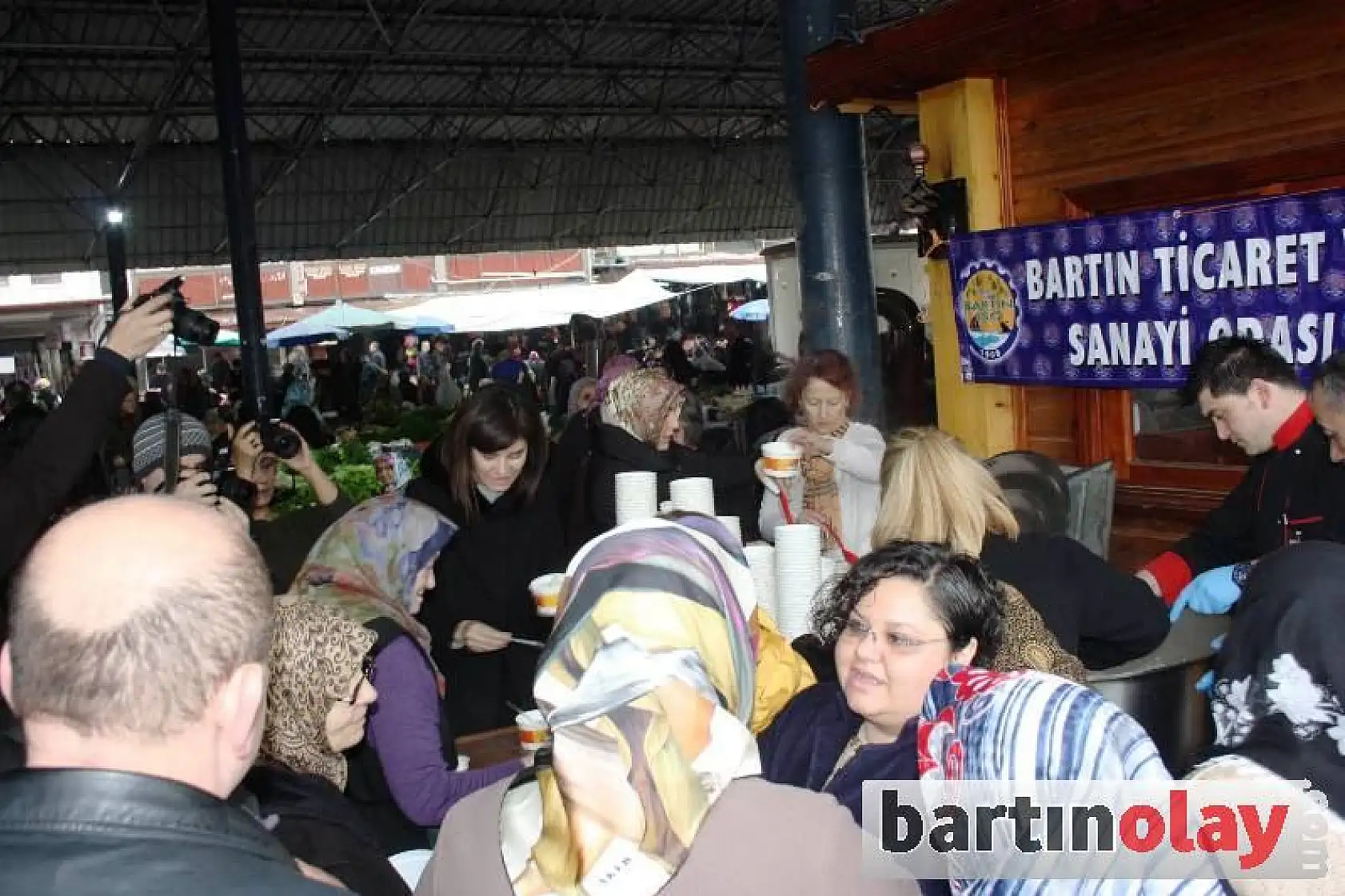 TSO'dan emekçi kadınlara pilav ikramı